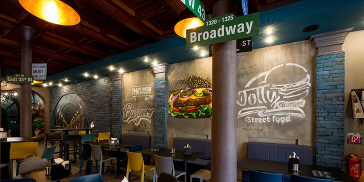 Mäsový či vegetariánsky burger s hranolčekmi a omáčkou v Jolly Street Food