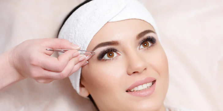 Čistenie pleti, vitamínová masáž aj trvácna úprava obočia