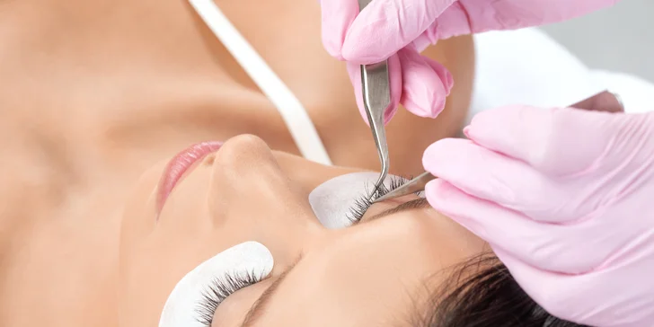 Laminácia obočia, hodvábne mihalnice či Lash-Lifting pre vaše riasy