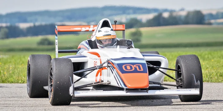 Staňte sa pilotom formuly F4 s max. rýchlosťou 235 km/h aj s videozáznamom