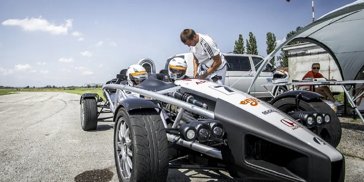 Jazda na jednom z najrýchlejších áut sveta ako vodič či spolujazdec aj s videozáznamom! Ariel Atom!