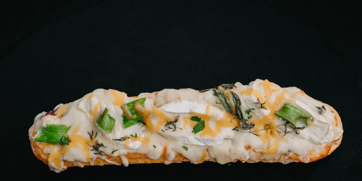 French pizza, burger alebo hot-dog menu v Jolly Street Food