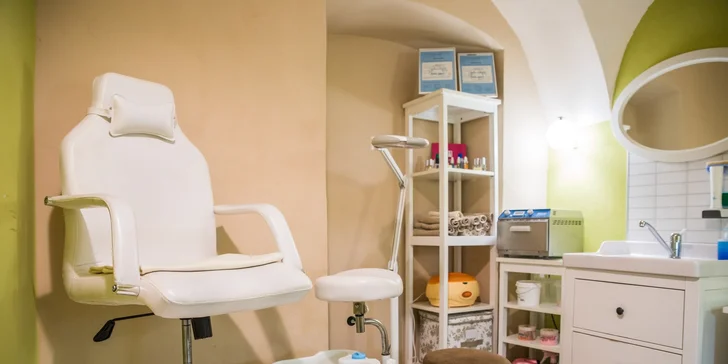 Wellness manikúra alebo pedikúra s parafínovým zábalom v Himaláj centre