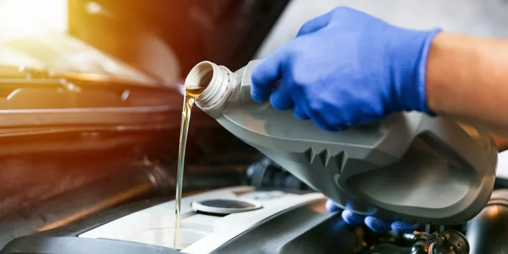 Profesionálna výmena motorového oleja a 3 filtrov v TOPCAR CENTRUM