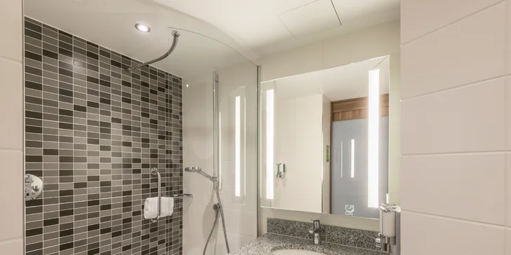 Objavte nemecký Hamburg: 3* hotel s raňajkami blízko centra mesta