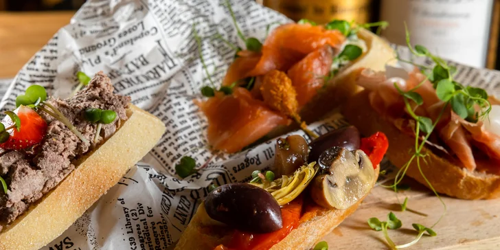 Degustácia štyroch svetových vín v Portofino s kanapkami