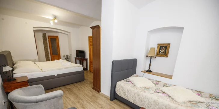 Penzión na námestí krásneho mesta Loket: pobyt pre 2–4 osoby, raňajky aj Pavlova torta