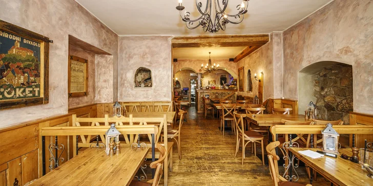 Penzión na námestí krásneho mesta Loket: pobyt pre 2–4 osoby, raňajky aj Pavlova torta