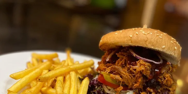 Penzión na námestí krásneho mesta Loket: pobyt pre 2–4 osoby, raňajky aj Pavlova torta