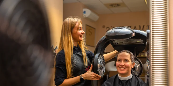 Strih s fúkanou a stylingom, farbenie, melír, balayage alebo rekonštrukčná kúra