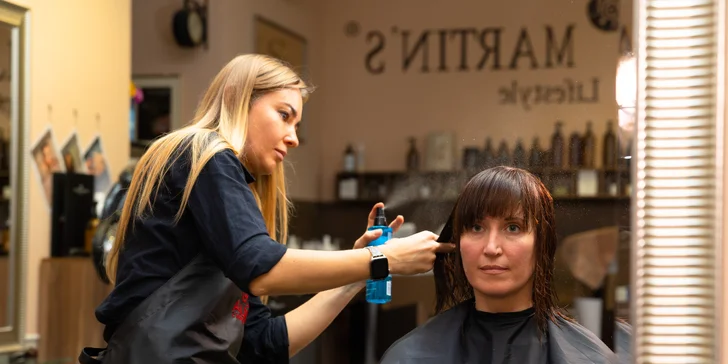Strih s fúkanou a stylingom, farbenie, melír, balayage alebo rekonštrukčná kúra