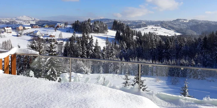Spoznajte krásu poľských Beskýd: hotel len 1 km od hraníc, izba s balkónom a polpenzia