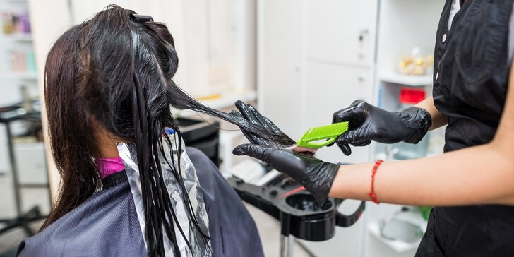 Kolagénoplastika: Obnova poškodených vlasov v The Next Level