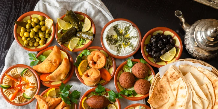 Hummus, Moutabal, Falafel a ďalšie arabské pochúťky pre dve osoby