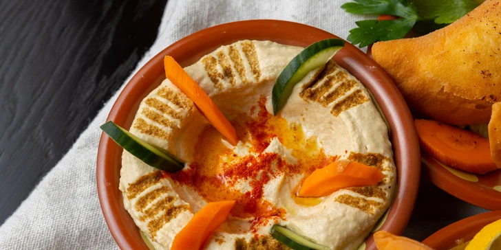 Hummus, Moutabal, Falafel a ďalšie arabské pochúťky pre dve osoby