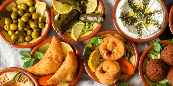 Hummus, Moutabal, Falafel a ďalšie arabské pochúťky pre dve osoby