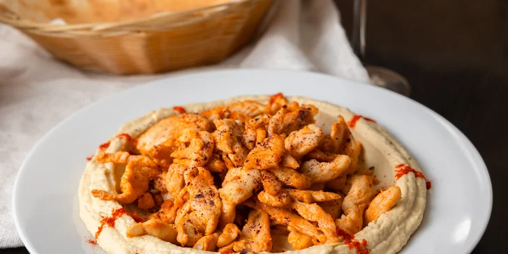 Hummus s teľacím či kuracím mäsom alebo falafelom + pohár Prosecca