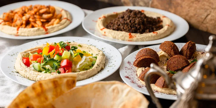 Hummus s teľacím či kuracím mäsom alebo falafelom + pohár Prosecca
