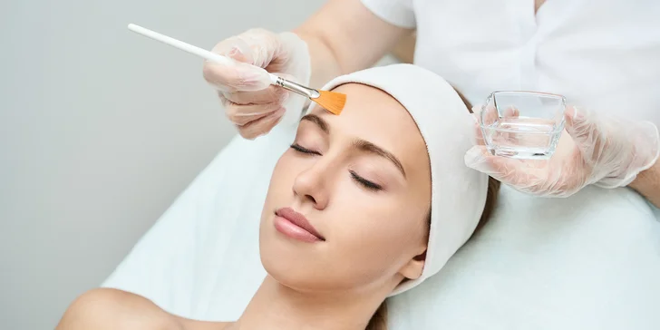 Čistá a mladistvá pleť vďaka chemickému peelingu - samostatné ošetrenie aj permanentky