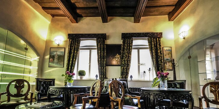 Luxus s nádychom histórie: hotel v centre Českého Krumlova s raňajkami a fľašou vína