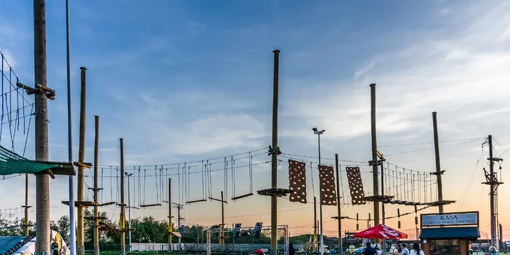 Zážitky s jedlom aj wellness: strelnica, lanový park, motokáry