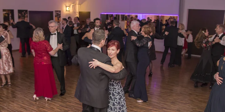Waltz, foxtrot, cha-cha, rumba: Kurz spoločenských tancov v Dance Art