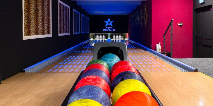 Hodina bowlingu pre partiu až ôsmich hráčov v Bory Mall
