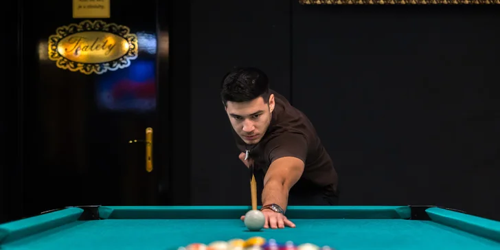 Hodina bowlingu pre partiu až ôsmich hráčov v Bory Mall