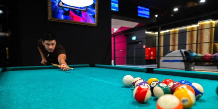 Hodina bowlingu pre partiu až ôsmich hráčov v Bory Mall