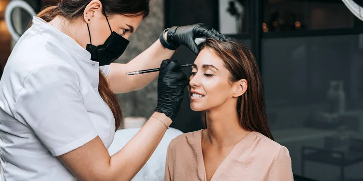 Lash Lifting, laminácia obočia alebo farbenie obočia hennou v salóne Beauty