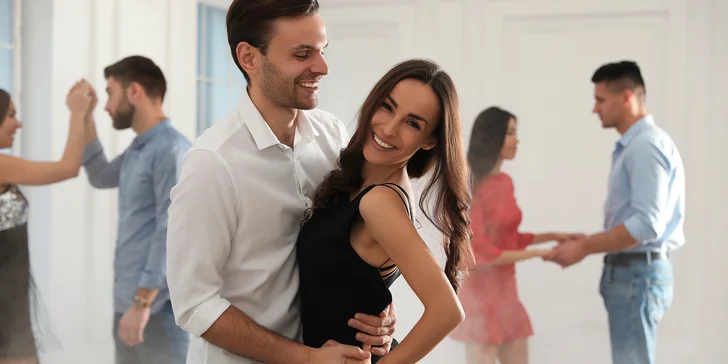 Waltz, foxtrot, cha-cha, rumba: Kurz spoločenských tancov v Dance Art