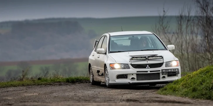 Jazda na MITSUBISHI LANCER EVOLUTION IX: Ako vodič aj spolujazdec