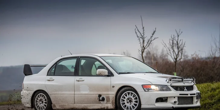 Jazda na MITSUBISHI LANCER EVOLUTION IX: Ako vodič aj spolujazdec