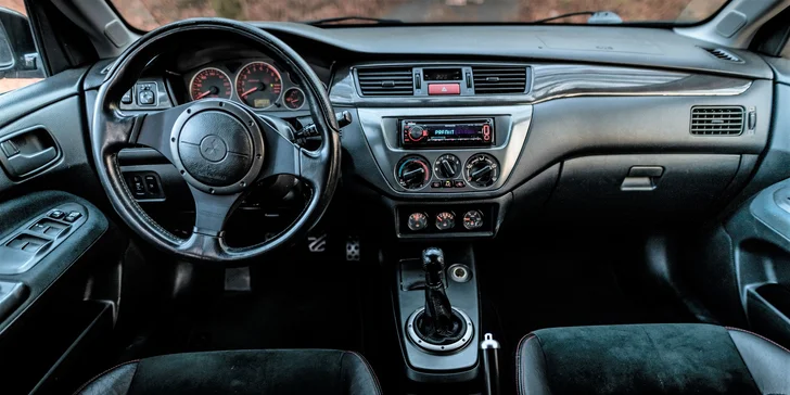 Jazda na MITSUBISHI LANCER EVOLUTION IX: Ako vodič aj spolujazdec