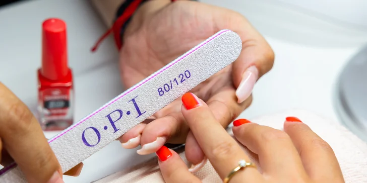 Gélové nechty, manikúra alebo pedikúra pre krásu vašich rúk a nôh v Angel beauty