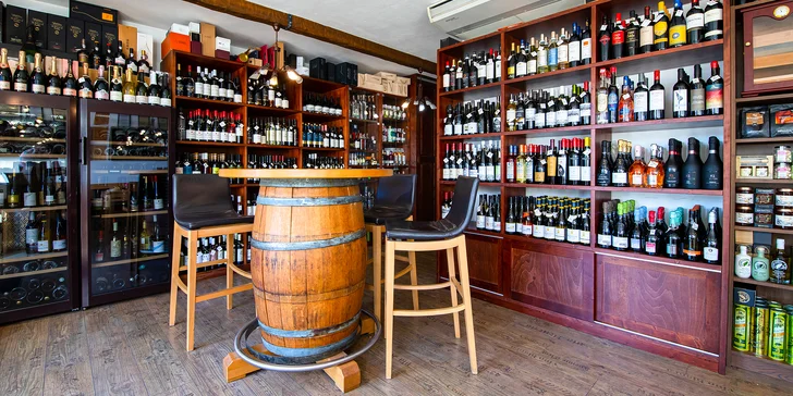 Otvorený voucher na nákup vo Wine Expert a k tomu fľaša vína