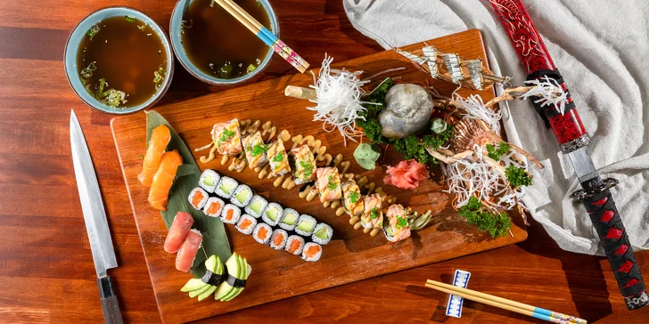 Dvojchodové Geisha sushi menu s miso polievkou alebo šalátom