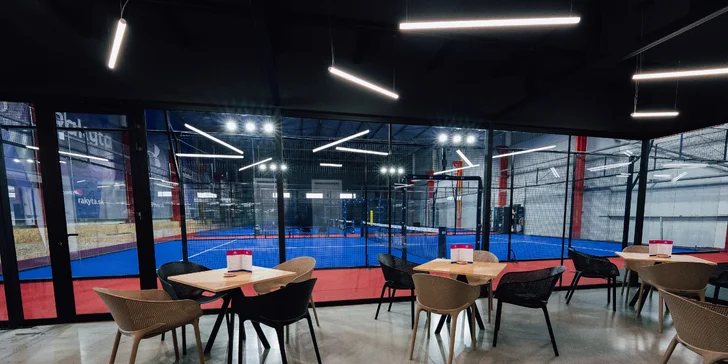 Máte radi tenis? Potom si zamilujete aj PADEL, populárny šport na pomedzí tenisu, squashu a raketbalu