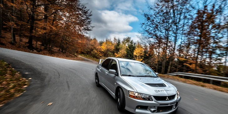 Ostrá jazda na MITSUBISHI LANCER EVOLUTION IX s majstrom Českej republiky v rally Pavlom Valouškom