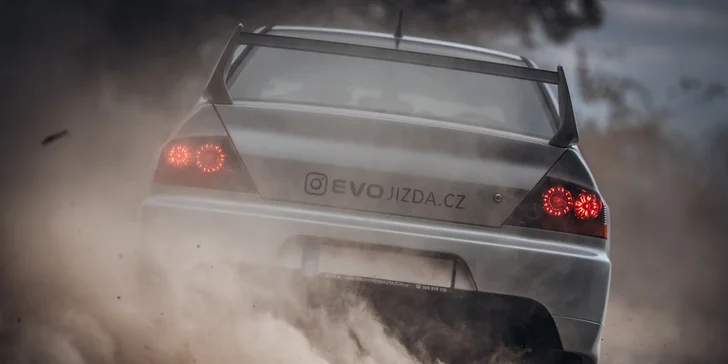 Ostrá jazda na MITSUBISHI LANCER EVOLUTION IX s majstrom Českej republiky v rally Pavlom Valouškom