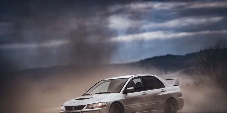 Ostrá jazda na MITSUBISHI LANCER EVOLUTION IX s majstrom Českej republiky v rally Pavlom Valouškom