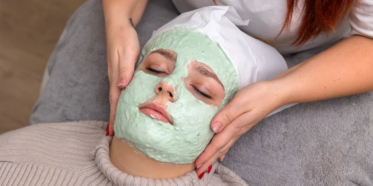 Kombinované balíčky starostlivosti o pleť aj telo: čistenie pleti, masáž chrbta aj wellness pedikúra s gél lakom
