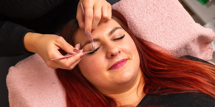 Kombinované balíčky starostlivosti o pleť aj telo: čistenie pleti, masáž chrbta aj wellness pedikúra s gél lakom