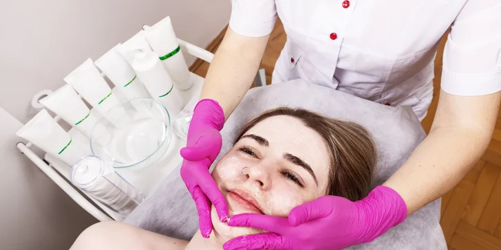 Hĺbkový frakčný peeling pleti plazmovým generátorom