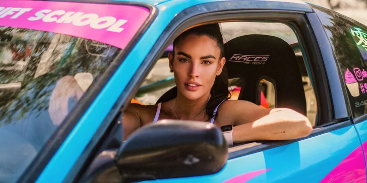 Zažite adrenalínovú LEKCIU DRIFTU s Lady Hoonigan na vozidle podľa vlastného výberu na Slovakia Ringu či v Pezinku