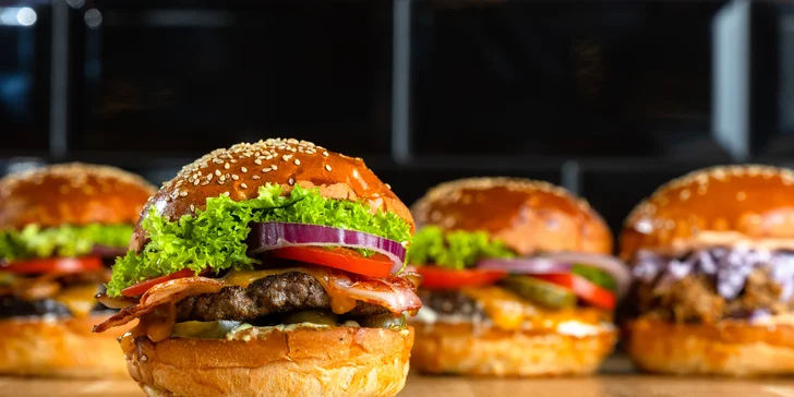 Fantastické Regal Burger Combo s hranolčekmi a nápojom