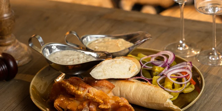 Mäsové dobroty v Kantine Hagarka: burger, rebrá, koleno alebo kačacie stehno