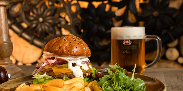 Mäsové dobroty v Kantine Hagarka: burger, rebrá, koleno alebo kačacie stehno