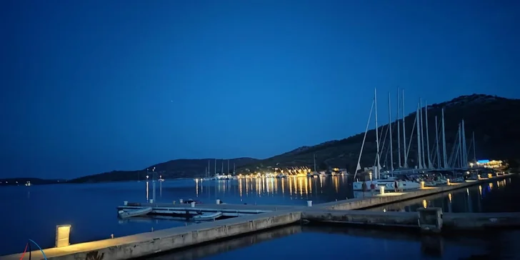 Aktívna dovolenka na FIT YACHTe spojená so zážitkovou plavbou v severnej Dalmácii a ranné cvičenia s osobným trénerom
