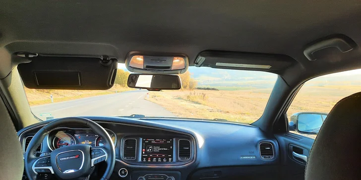 Jazda ako vodič či spolujazdec v DODGE CHARGER, pre deti možnosť auto naštartovať a odfotografovať sa
